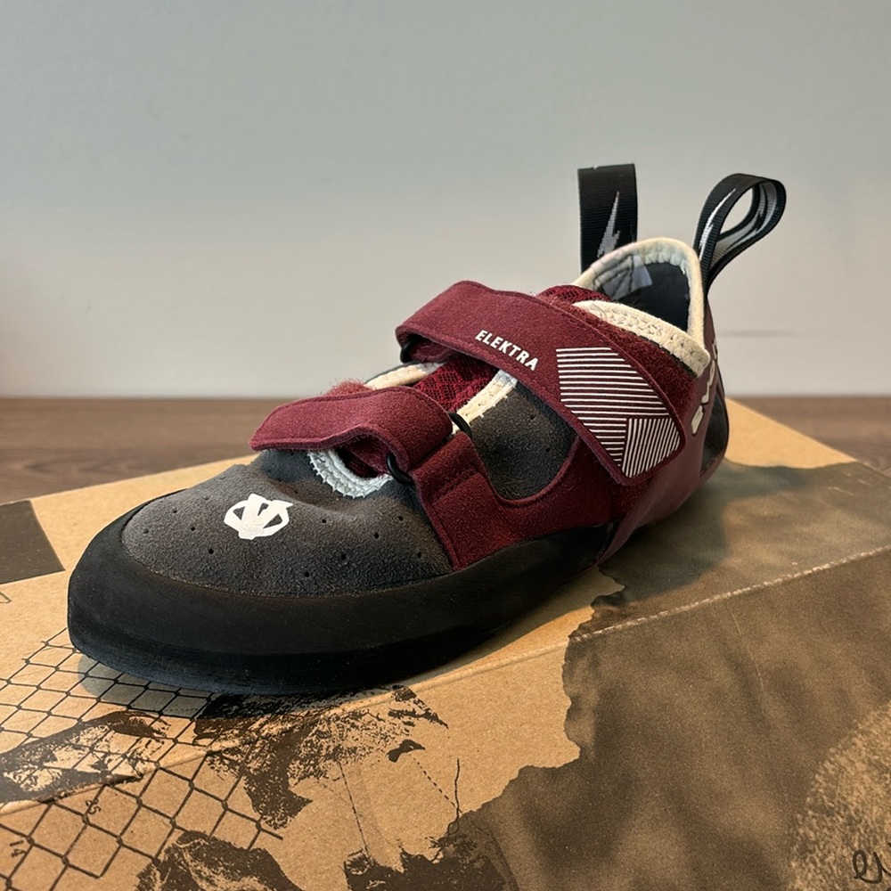 Evolv Elektra Climbing Shoes Women Size 7.5 (US)